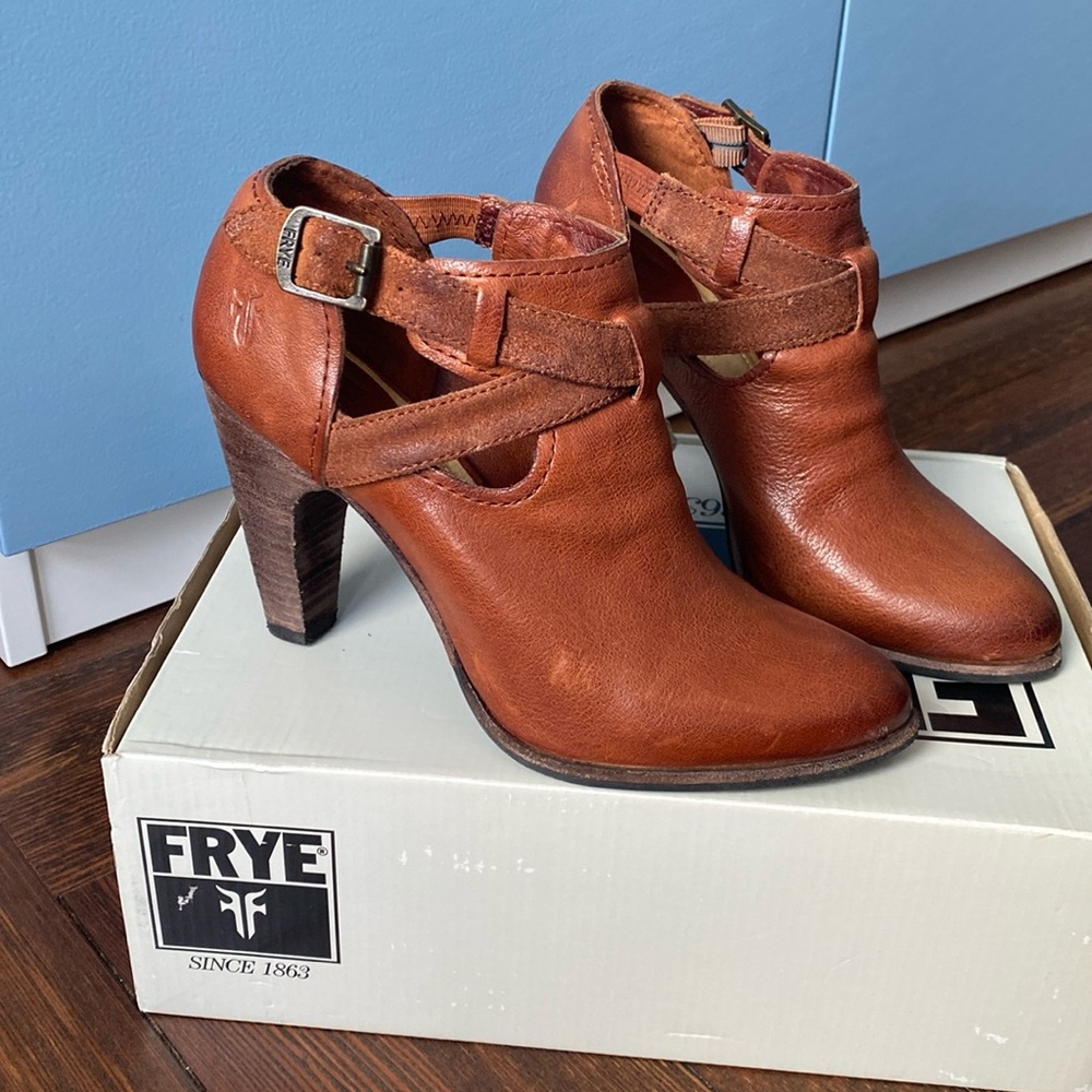 FRYE Celeste Ankle boots 8.5M
